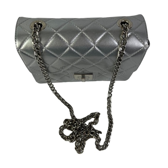 Design Inverso Silver Chain Crossbody Purse - Picture 9 of 15